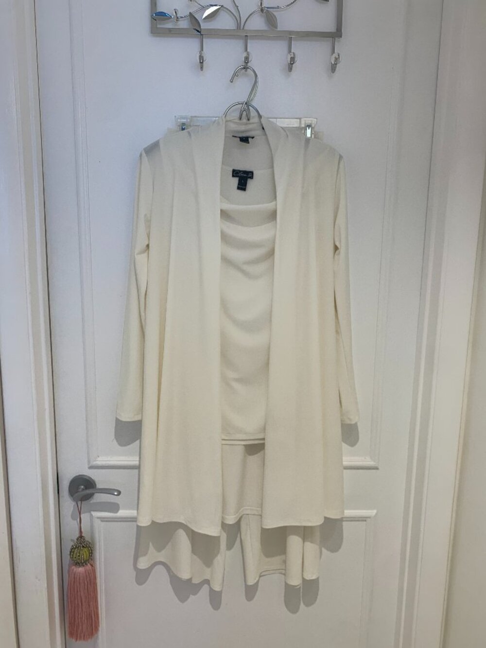 Clara S. Flowy Off White 3 Piece Suit Size S-L, Gently Used